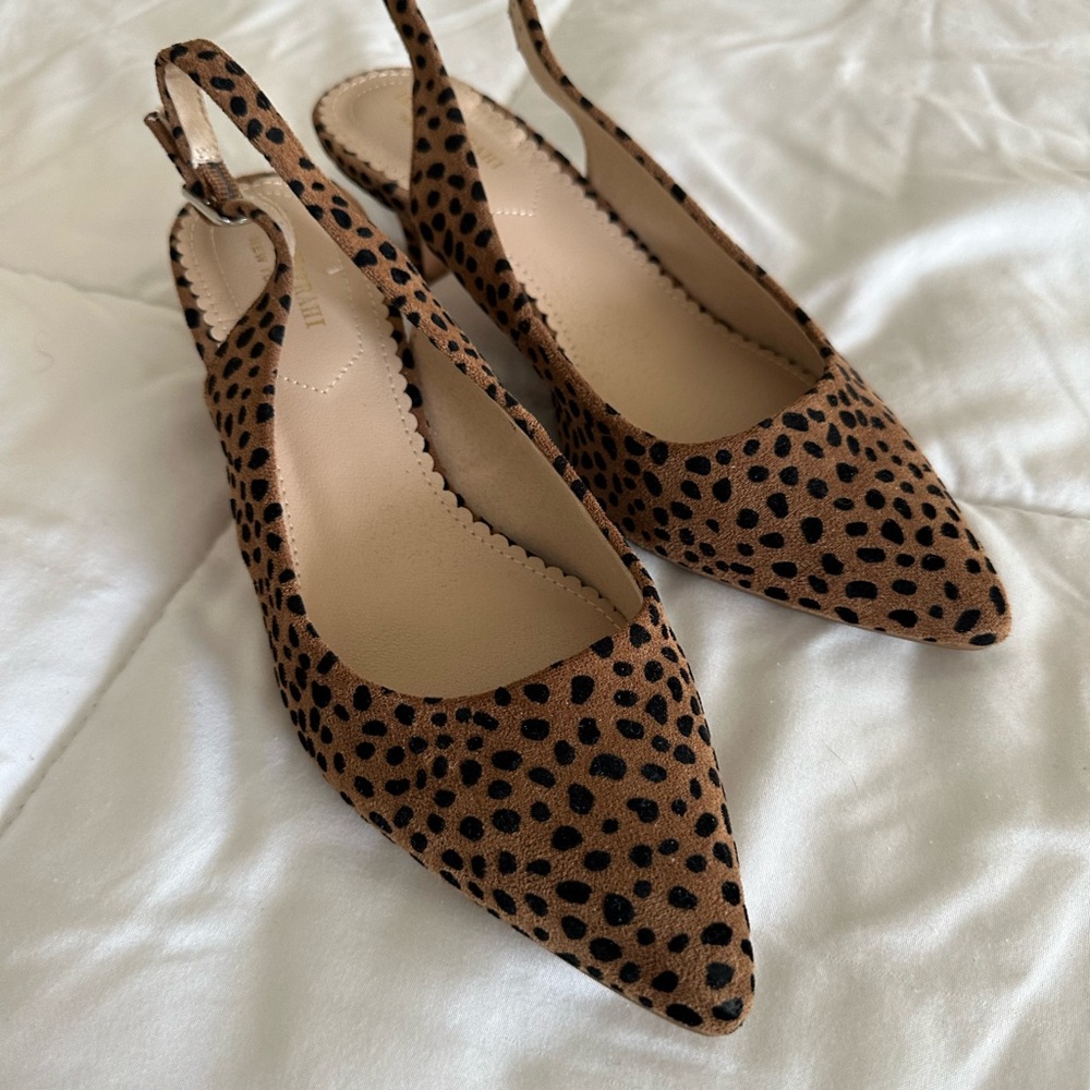Isaac Mizrahi Brown and Black Slingback Flats